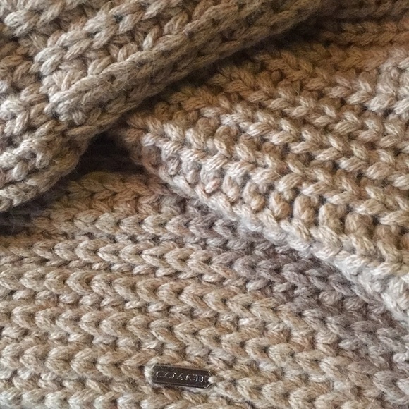 Coach Circle Infiniti Scarf - Picture 2 of 4